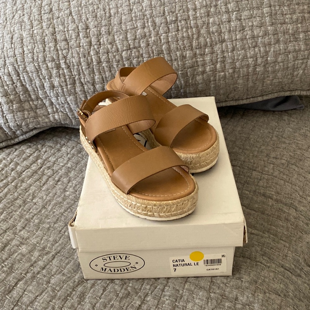 Steve Madden Catia wedge sandal size 7